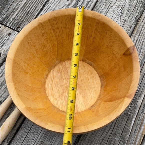 Wooden Salad Bowl with Thongs - Picture 2 of 16